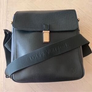 Louis Vuitton Taiga Yaranga Epicea Shoulder / Camera Bag
